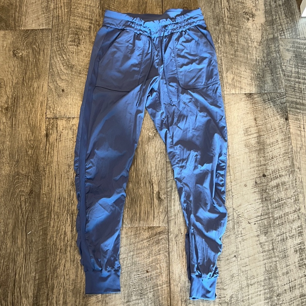 Lululemon studio joggers NEW WITHOUT TAGS